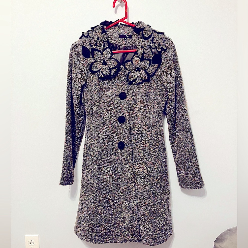Ryu Fit and Flare Coat with decorative flower appliqué collar trim Size S